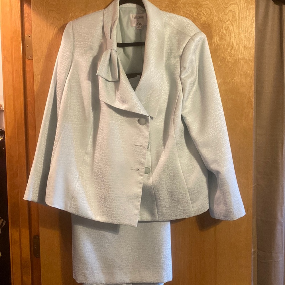Beautiful work suit